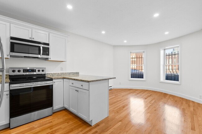 property at 754 Huntington Ave