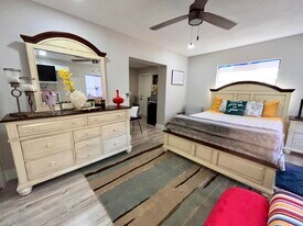 2474 SE Calais St in Port St. Lucie, FL - Building Photo