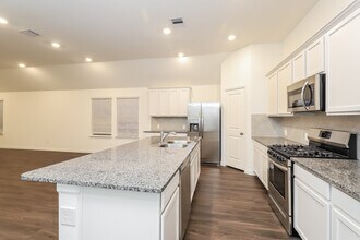 5434 Tourmaline Wy in Brookshire, TX - Foto de edificio - Building Photo