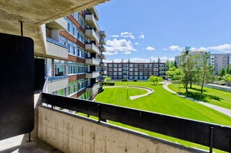 Varsity Square Apartments in Calgary, AB - Building Photo - Building Photo