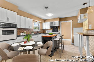 4414 Tropical Dr in San Antonio, TX - Building Photo - Building Photo