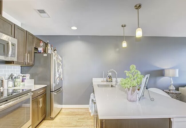 1115 H St NE, Unit 504 in Washington, DC - Building Photo - Building Photo