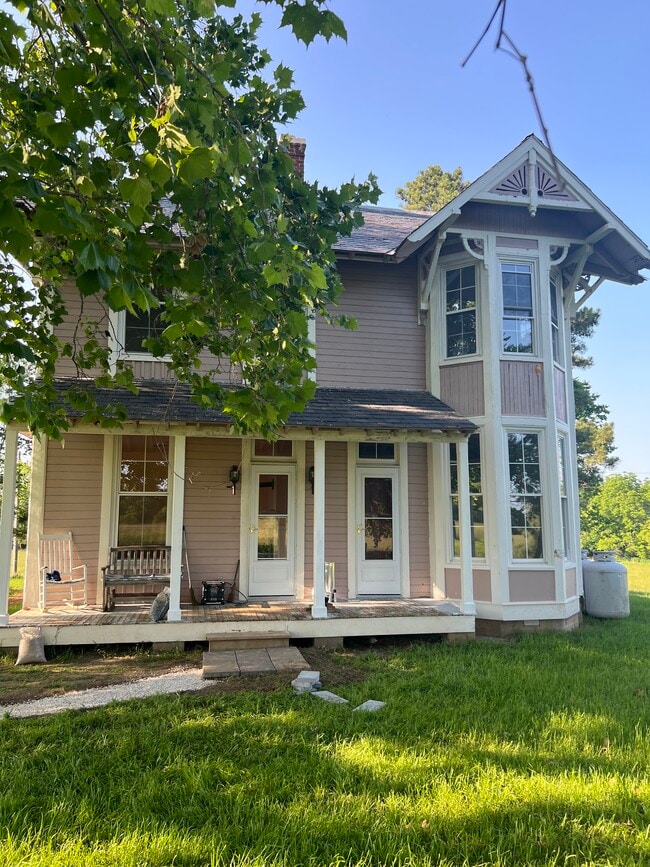 property at 1173 Bracketts Farm Rd