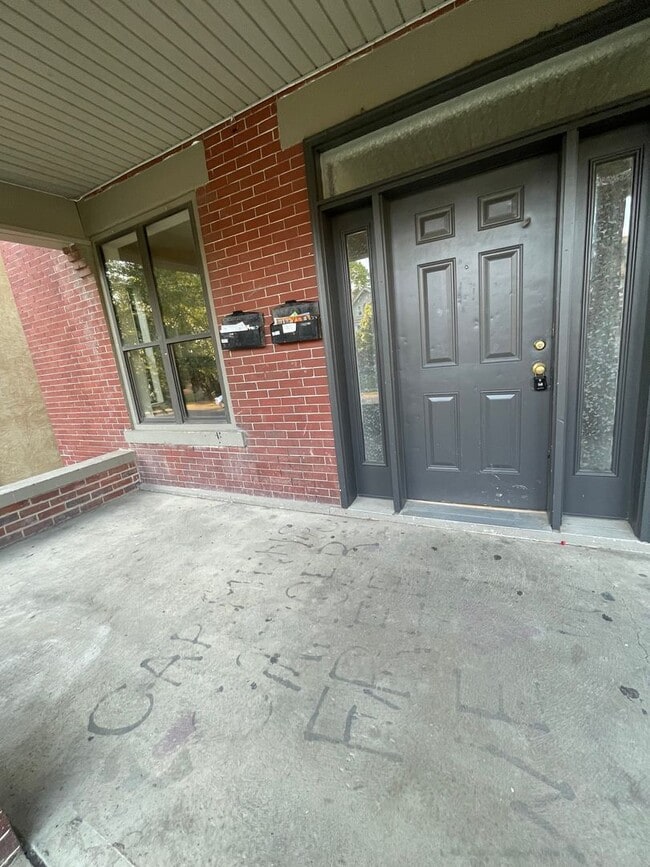 194 E 14th Ave in Columbus, OH - Foto de edificio - Building Photo