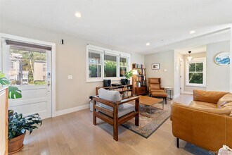 22 E Clinton Ave in Irvington, NY - Building Photo - Building Photo