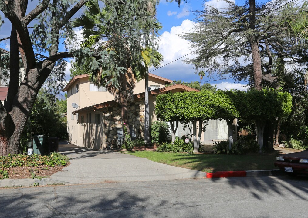 Hilda Apartments in Glendale, CA - Foto de edificio