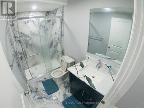 2593 Craftsman Dr in Oshawa, ON - Building Photo - Building Photo