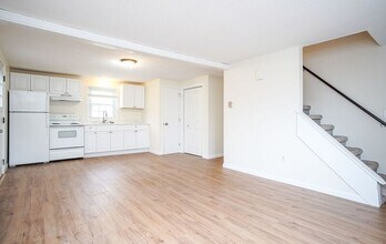 70-72 Sunnyslope Ave in Agawam, MA - Building Photo - Building Photo