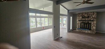 2 Hope Dr in Bella Vista, AR - Building Photo