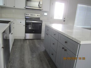 6009 Florence St in Riverside, CA - Foto de edificio - Building Photo