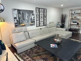 917 NE 16th Ave in Fort Lauderdale, FL - Building Photo