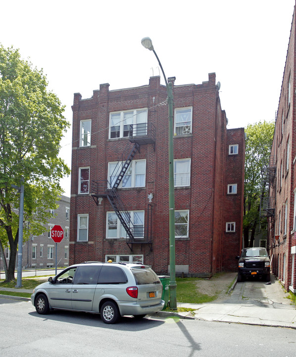 400 Church St in Poughkeepsie, NY - Building Photo