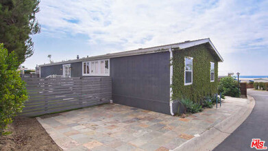 29500 Heathercliff Rd-Unit -235 in Malibu, CA - Building Photo - Building Photo