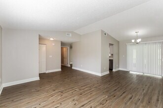 14515 Wessex St in Tampa, FL - Building Photo - Building Photo