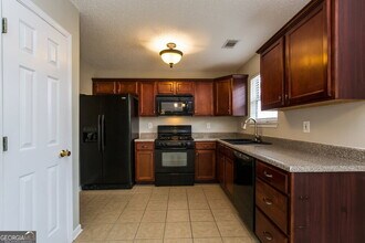 3704 Lower Creek Dr in Douglasville, GA - Building Photo - Building Photo