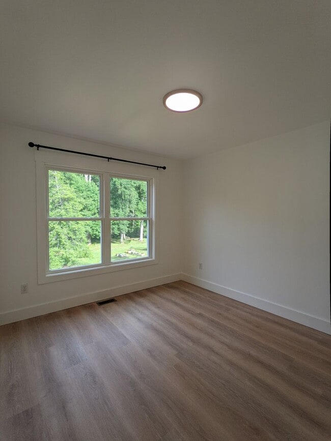 113 Old Garth Rd in Black Mountain, NC - Building Photo - Building Photo