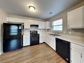 17317 Pine Wood Ln in Westfield, IN - Building Photo - Building Photo