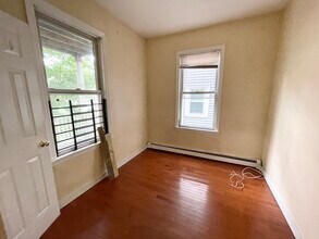 7 Iroquois St, Unit 1 in Boston, MA - Building Photo - Building Photo