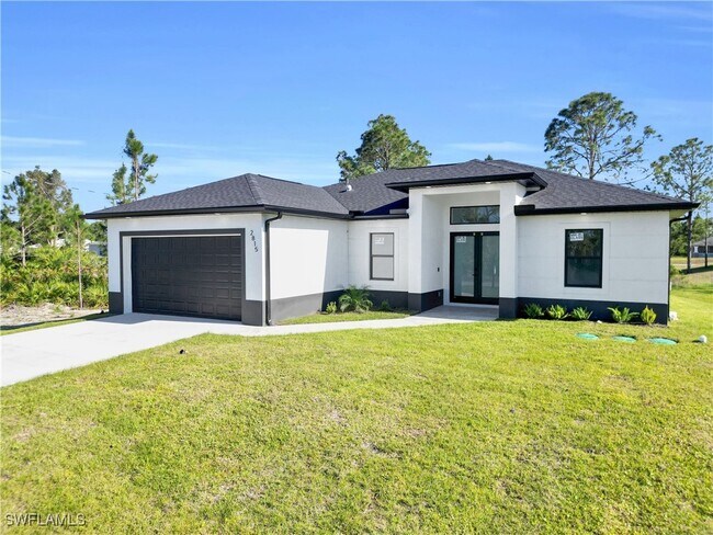 2815 32nd St W in Lehigh Acres, FL - Building Photo - Building Photo