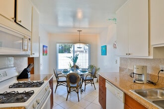 43 23rd Ave, Unit 2 in Venice, CA - Building Photo - Building Photo