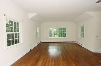 139 Old Kings Hwy in Wilton, CT - Building Photo - Building Photo