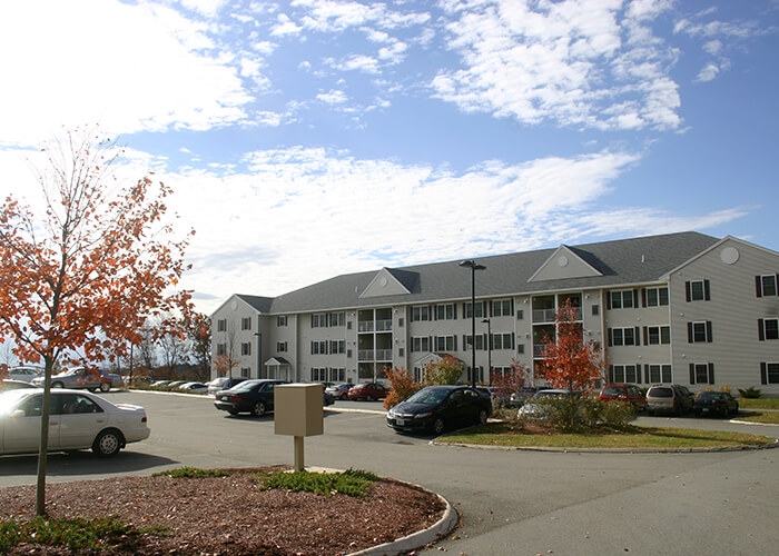 Sidora's Terrace in Manchester, NH - Foto de edificio