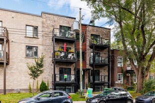 973 Régent Av in Montréal, QC - Building Photo