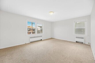 120 Woodside Ave in Harrison, NY - Building Photo - Building Photo