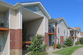 Applegate Farm Apartments in Louisville, KY - Building Photo - Building Photo