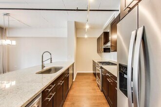 240 E Illinois St in Chicago, IL - Building Photo - Building Photo