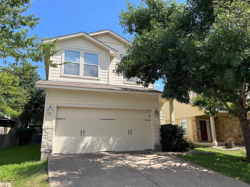 13608 Pine Warbler Dr in Austin, TX - Building Photo