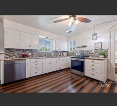 425 W Pine Ave in Meridian, ID - Building Photo - Building Photo