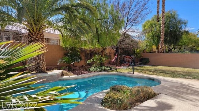 property at 2598 Mizzoni Cir
