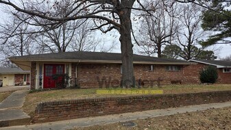 512 N 5th St in Paragould, AR - Building Photo