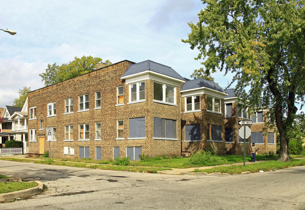 880-884 Parkwood Rd in Cleveland, OH - Building Photo