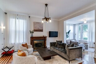 351 Thrall St in Cincinnati, OH - Building Photo