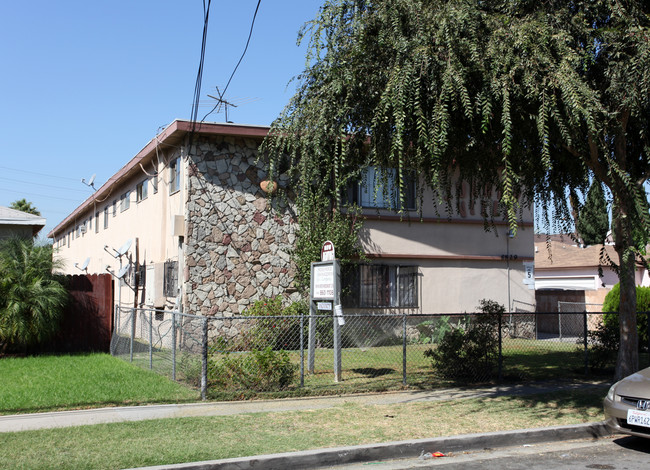 6829 California Ave in Bell, CA - Building Photo - Building Photo