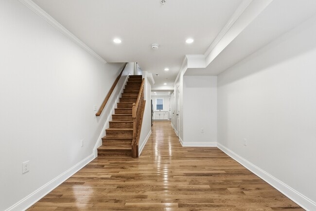 2206 Cambridge St in Baltimore, MD - Foto de edificio - Building Photo