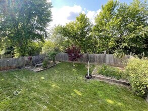 2746 Brookrun Dr in Belleville, IL - Building Photo - Building Photo