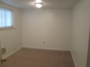 115 E Montrose St in Youngstown, OH - Building Photo - Building Photo