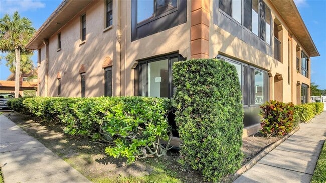 10192 Seminole Island Dr in Largo, FL - Building Photo - Building Photo