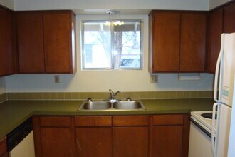 234-244 SW 11th St in Redmond, OR - Building Photo - Building Photo