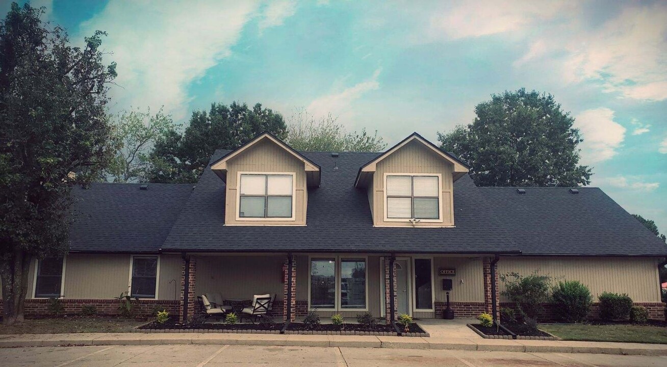 Meadow Lake Apartments in Searcy, AR - Foto de edificio