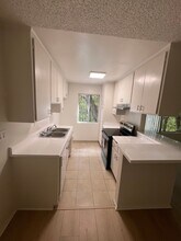4424 Woodman Ave, Unit 305 in Los Angeles, CA - Building Photo - Building Photo