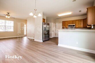 7840 Expedition Dr in North Charleston, SC - Building Photo - Building Photo