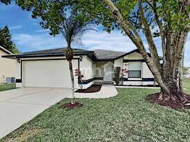 1305 Cinda Ct in St. Cloud, FL - Building Photo