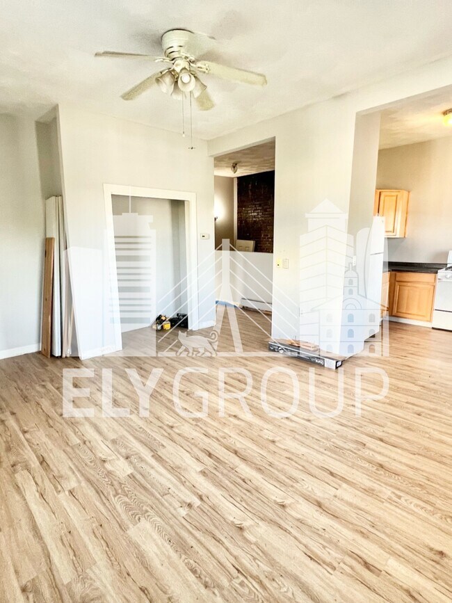 16 Flint St, Unit 3 in Somerville, MA - Building Photo - Building Photo