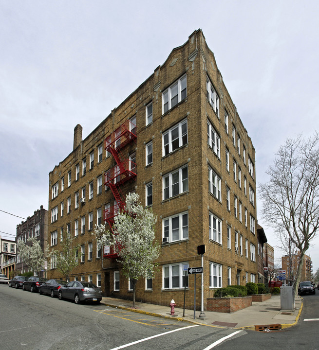 6601 Blvd East Apartments in West New York, NJ - Building Photo