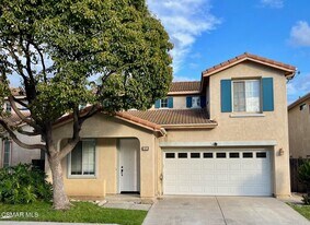 658 Avenida Magdalena in Camarillo, CA - Building Photo