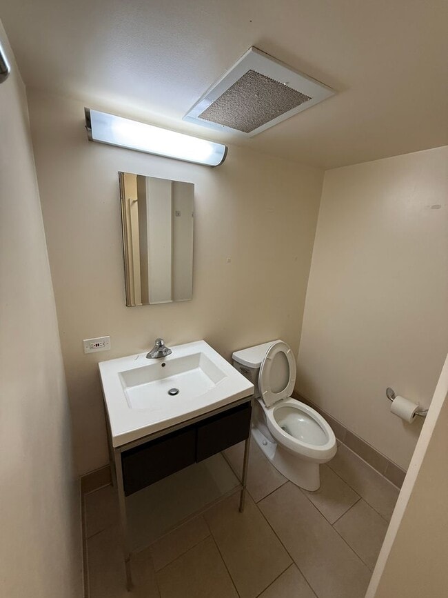 3408 Waialae Ave in Honolulu, HI - Building Photo - Building Photo